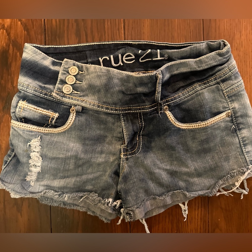 Rue 21 Jean shorts size 3/4
